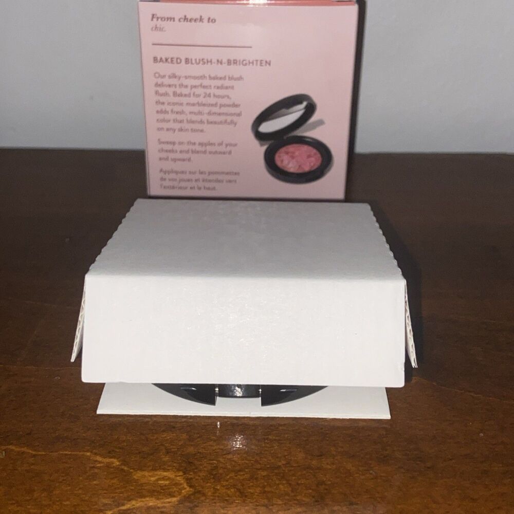 Laura Geller Baked Blush-n-Brighten Marbleized Blush Baked Powder 0.16 oz - Picture 3 of 4